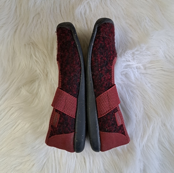 New Keen $150 trendy wool flats - Picture 3 of 10